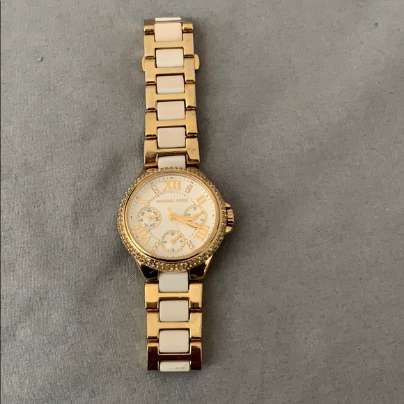 Watch - Picture 1 of 4
